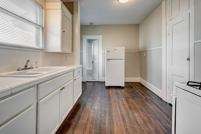 Photo - 115 Goldenrod St