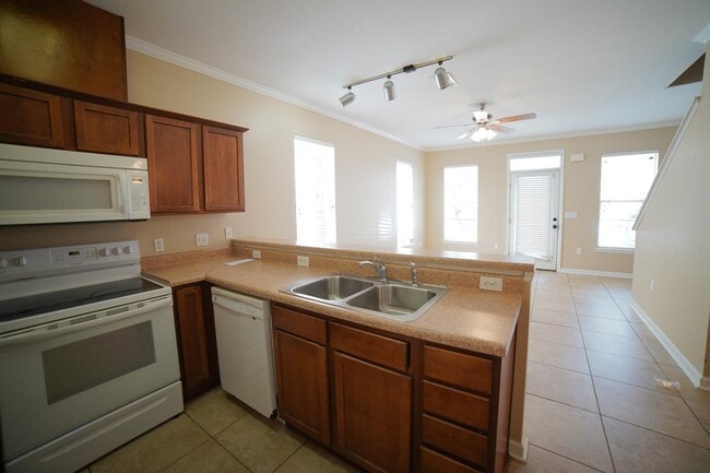 Photo - 2400 Fred Smith Rd Unit 207