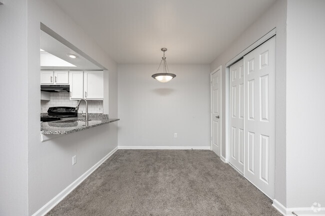 3 habitaciones, 1,5 baños - 1164 pies cuadrados - Comedor - Eagle’s Edge