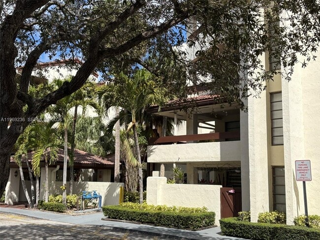 Building Photo - 9010 SW 125th Ave Unit G305