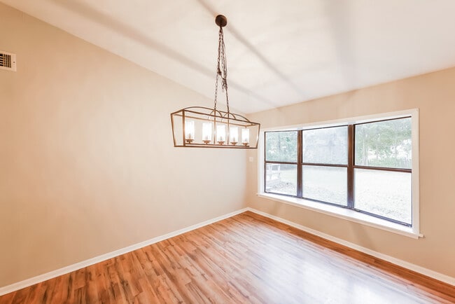 Photo - 616 Bellevue St