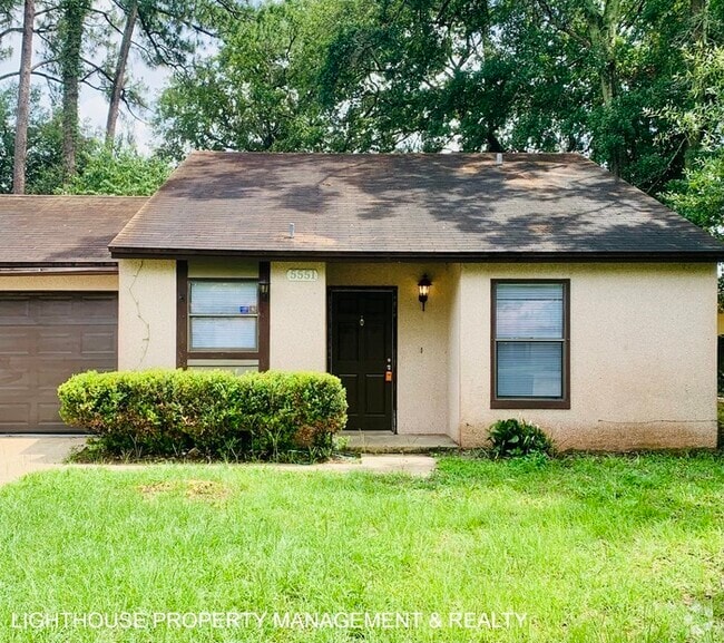 Building Photo - Renovated 2 Bed/2 Bath townhome with Attac...