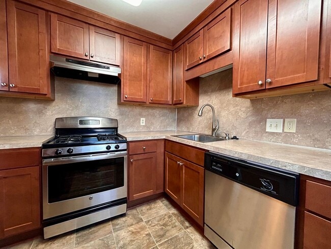 Photo - Cresent NE Apartments Unit #4