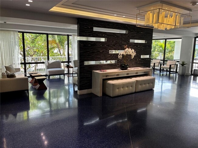 Photo - 4301 Collins Ave Unit 402