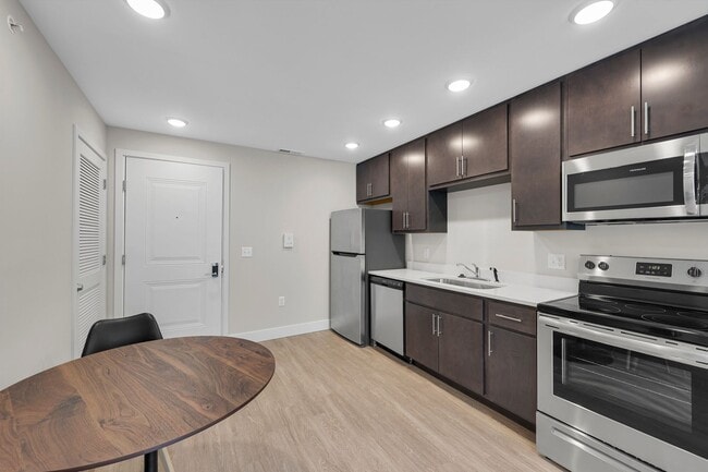 507 W Springfield Ave
