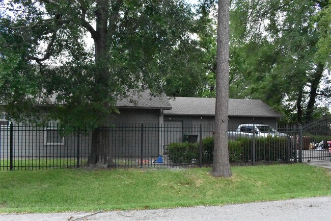Photo - 8535 Parkette Dr