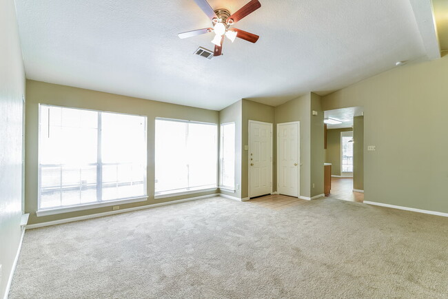 Photo - 23 Emery Cliff Pl