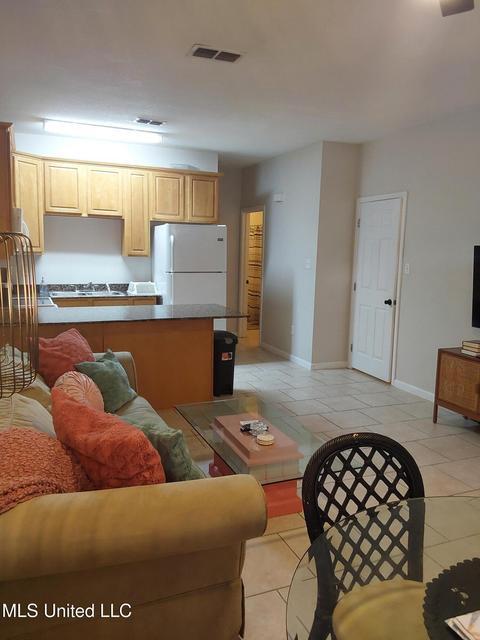 Photo - 1120 Century Oaks Dr