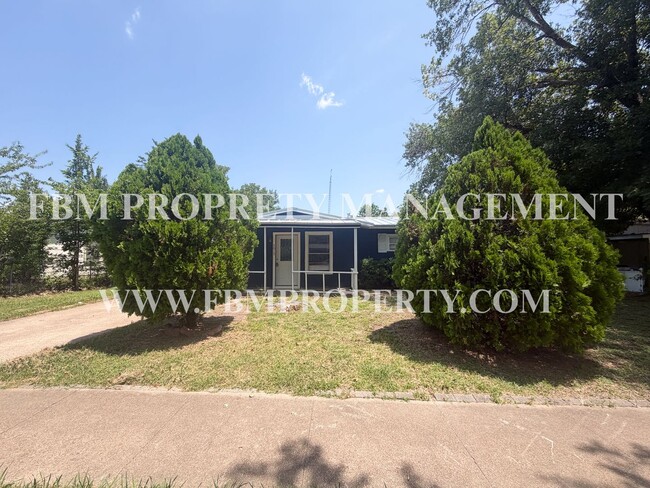 Building Photo - 3015 Winfield Dr