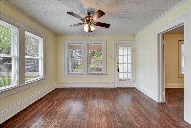 Photo - 1124 Algregg St