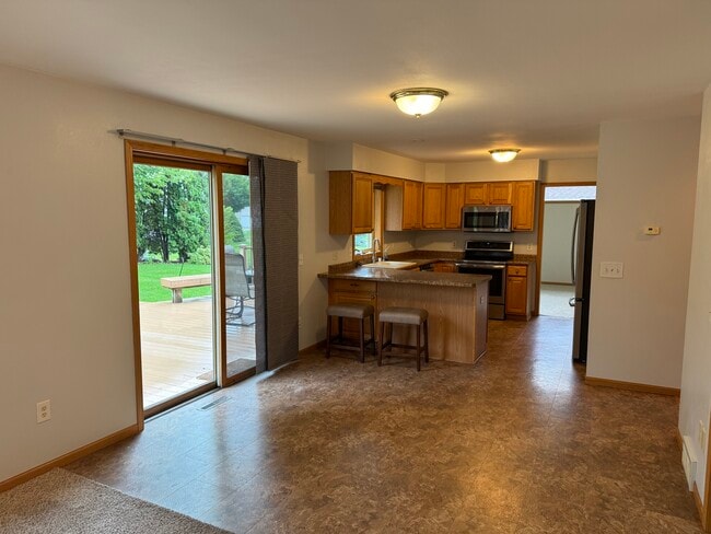 Photo - 506 Traveler Ln