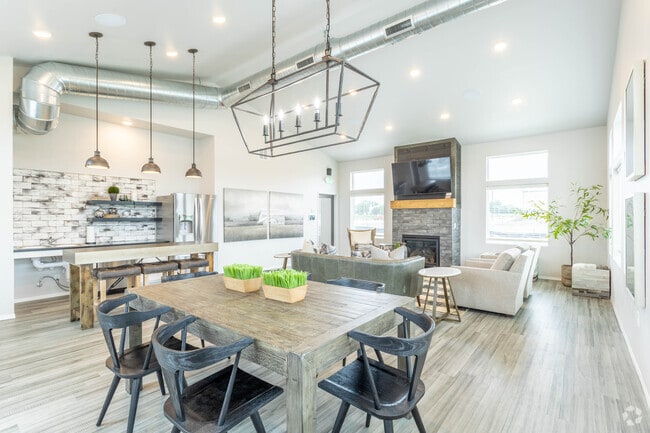 Building Photo - Silos at Ellis Crossing