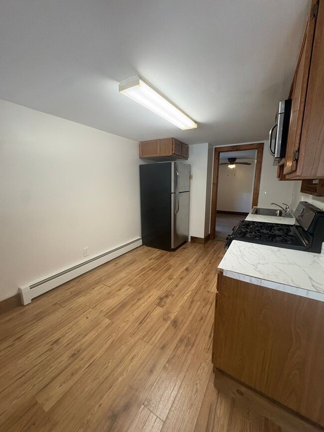 Photo - 836 6th St Unit 836 6th St Bsmt