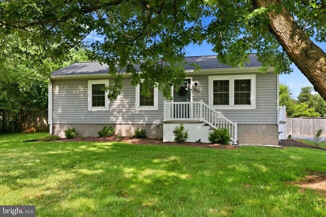 Photo - 306 Fegan Rd