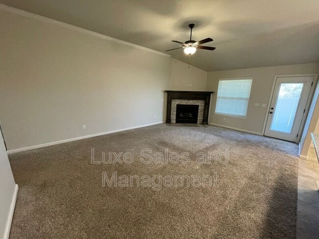 Photo - 9501 Ashford Dr