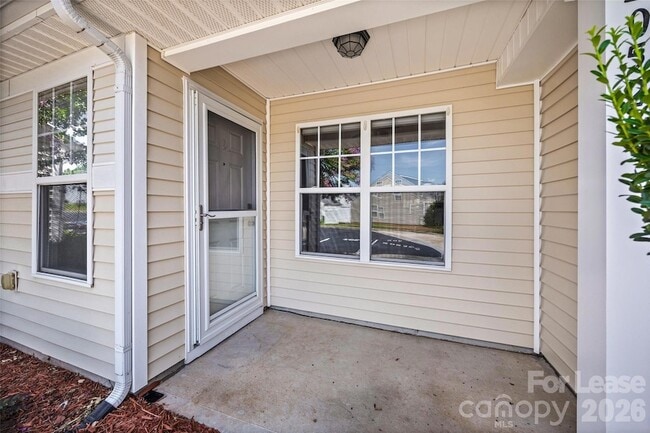 Photo - 2052 Shady Pond Dr