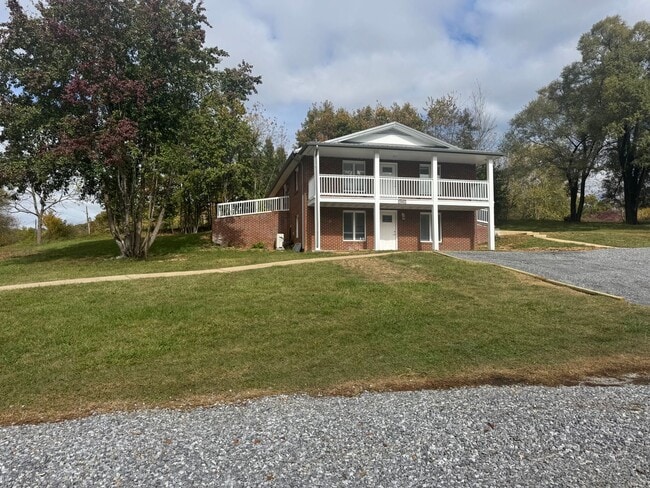 Photo - Newly renovated 2 Bedroom 2.5 Bathroom Hom...