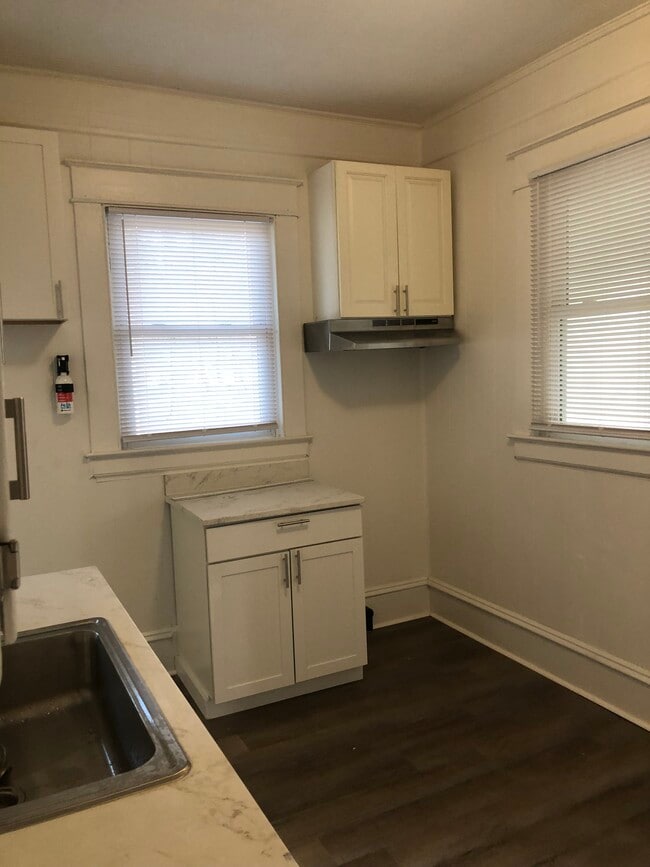 Photo - 617 Pender St