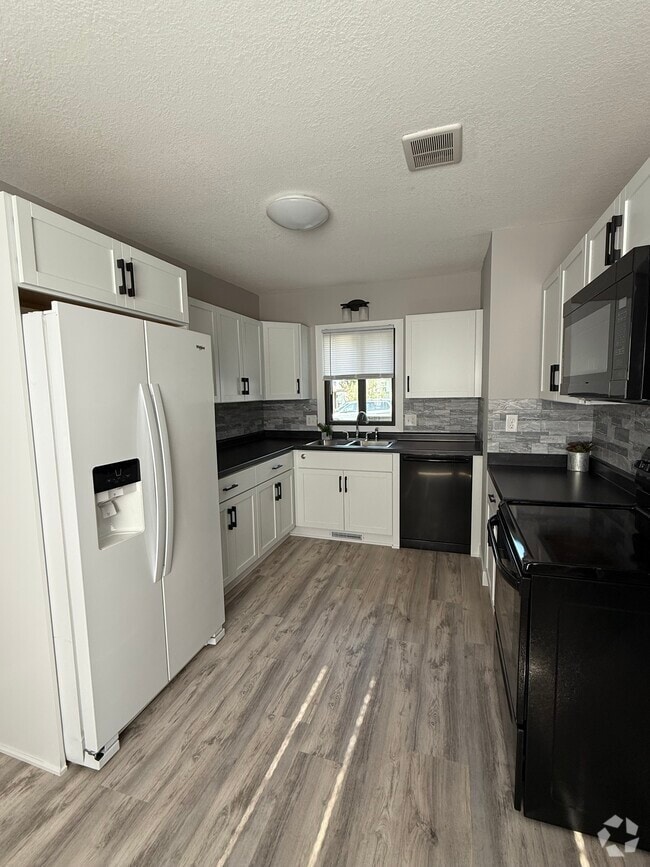 Building Photo - 1148 5th Ave SE Unit 1 Rental