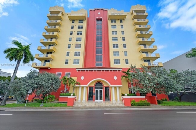 Building Photo - 215 SW 42nd Ave Unit 708