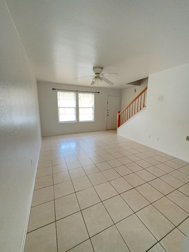 Photo - 3601 Malibu Ln Unidad C