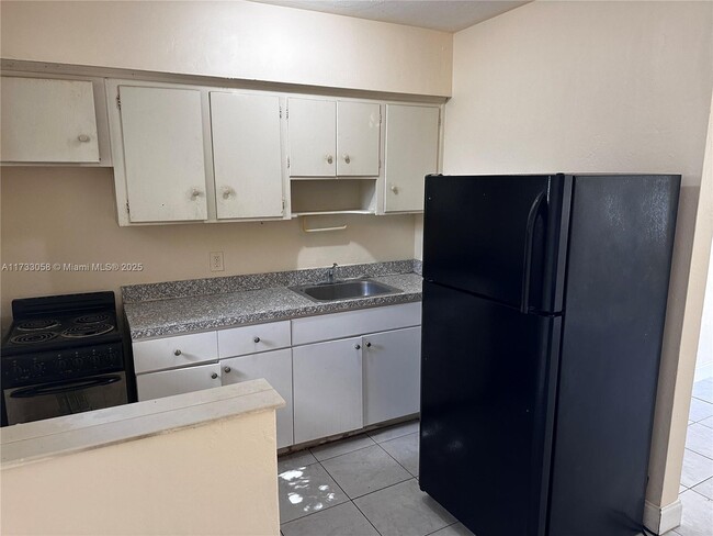 Photo - 15991 NE 18th Pl Apartment Unit 3