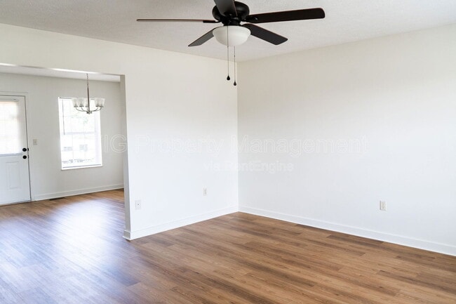 Photo - 4140 Briggs Loop