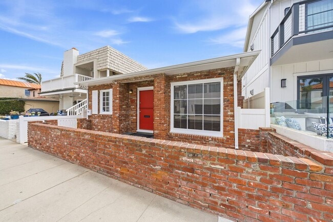 Building Photo - 1117 W Bay Ave Unit 1117 West Bay Ave. A