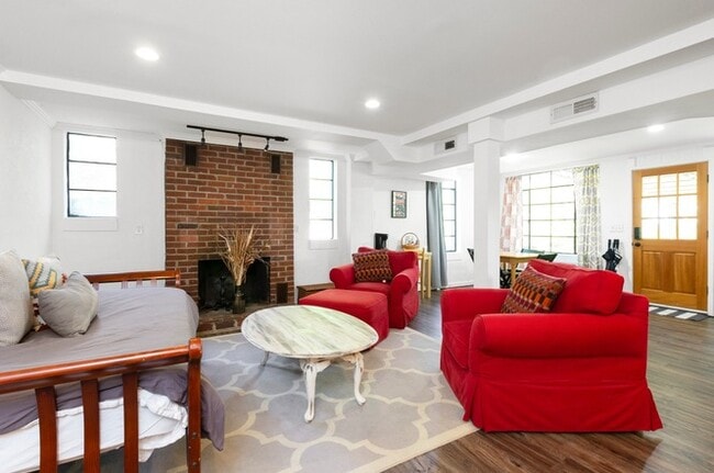 Photo - 806 Potter Ln Unit C