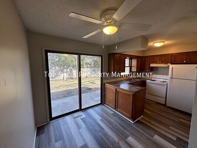 Photo - 2705 51st St