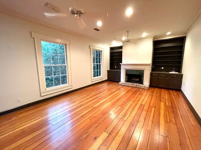 5 bed 3 bath with pool!!! - 5 bed 3 bath with pool!!!