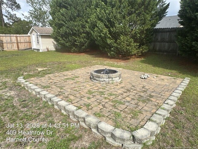 Photo - 395 Heathrow Dr