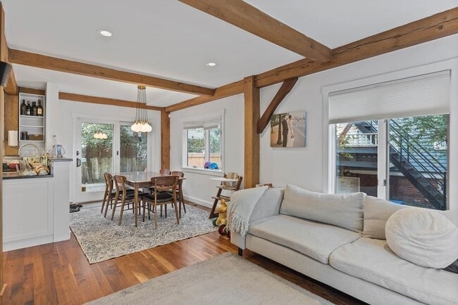 Photo - 7 Murdock St