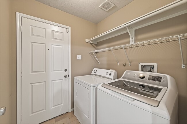 Building Photo - 926 Dracena Ct