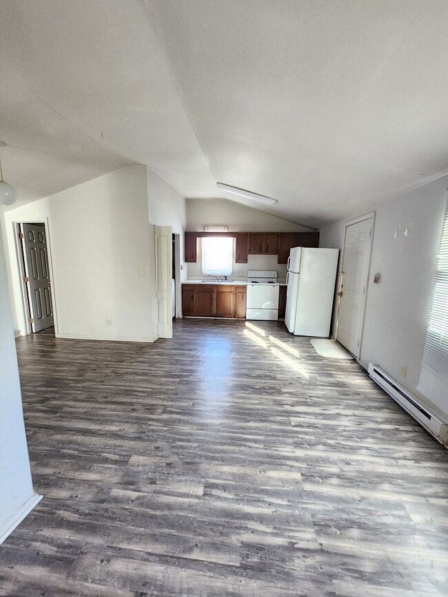 Photo - 629 Maple St