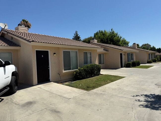 Building Photo - 3100 Brookfield Loop Unit 3100-B