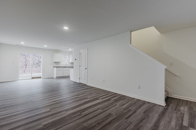 Photo - 141 Red Hawk Dr