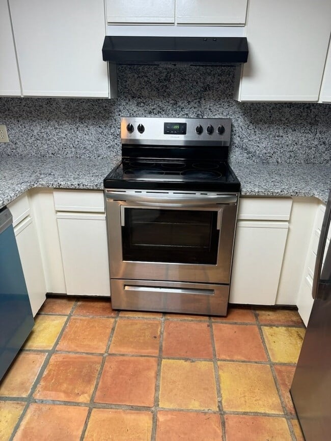 Photo - 78 Villa Way