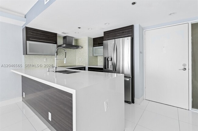 Building Photo - 7601 E Treasure Dr Unit 2110