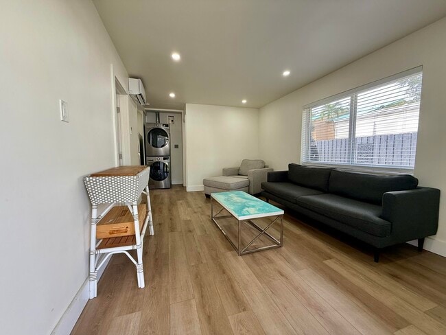 Photo - 820 SE 14th St