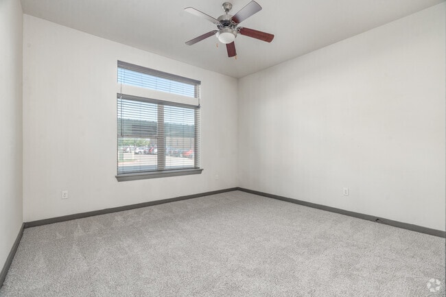 2BR, 2BA - 1,053SF - Bedroom