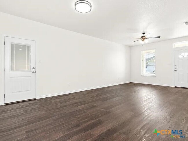 Photo - 5104 Rose Gdn Lp