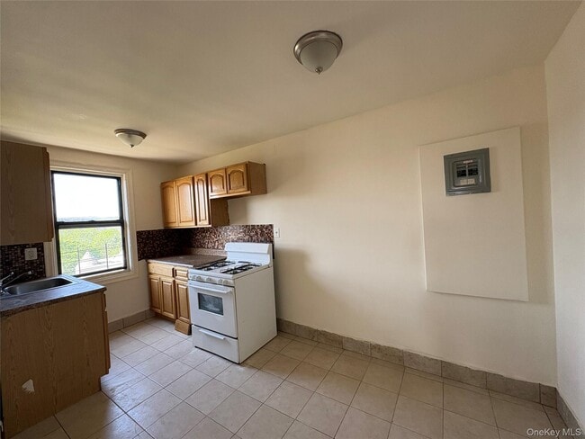 Photo - 30 Locust Hill Ave Unit 7L