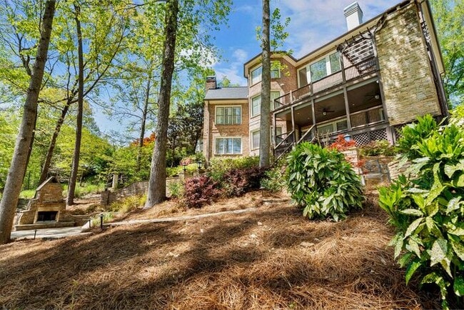 Photo - 7015 Blackthorn Ln