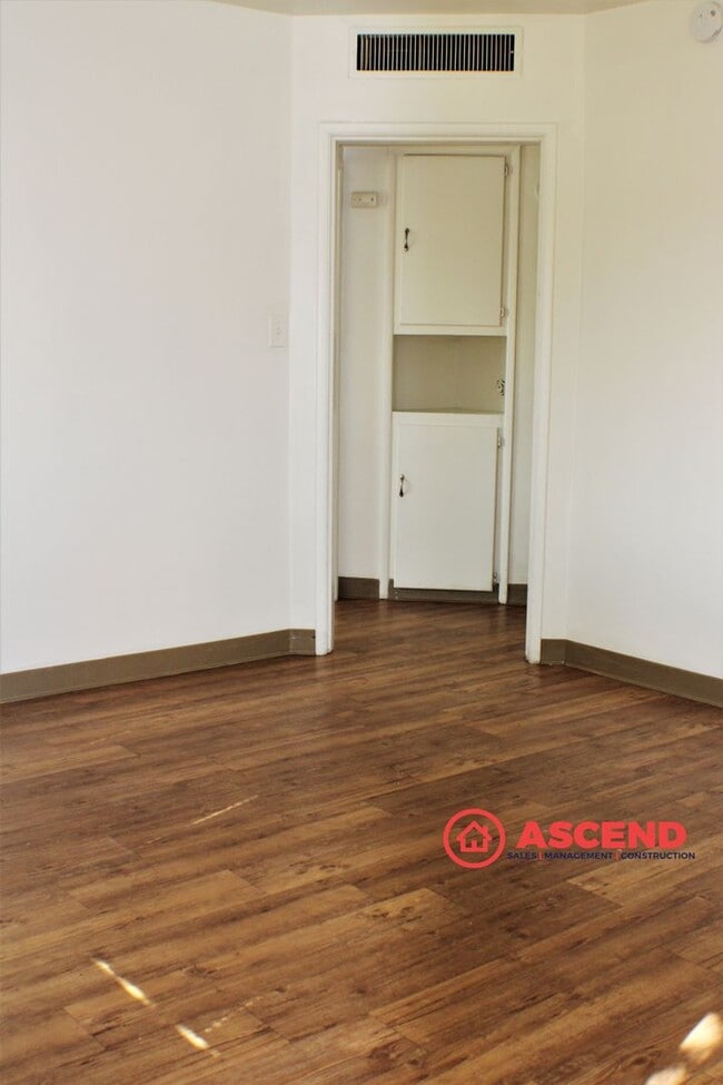 Photo - 615 Olive St Unidad 615