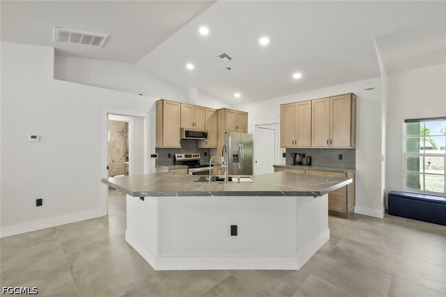 Photo - 2200 NE 9th Ave