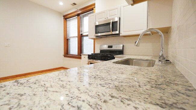 Photo - 1422 N Maplewood Ave Unidad 2F