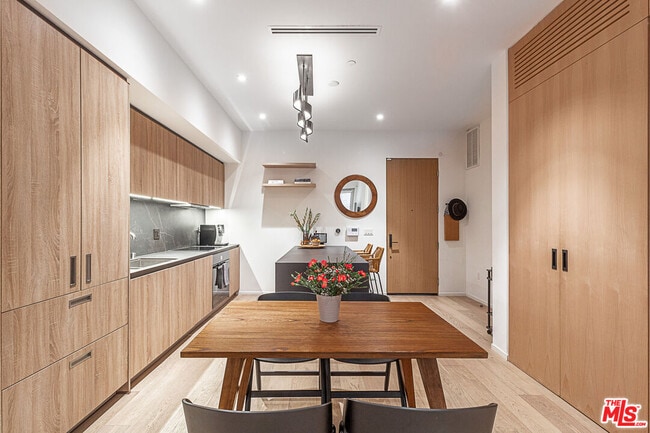 Photo - 1030 Kings Rd Unit 104