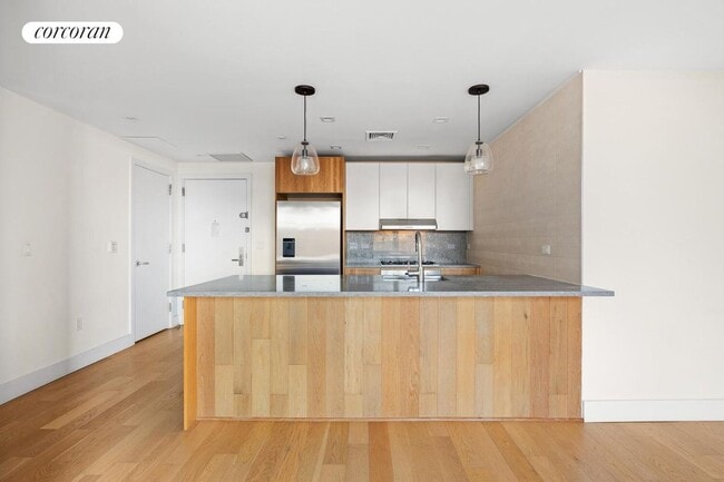 Photo - 264 Webster Ave