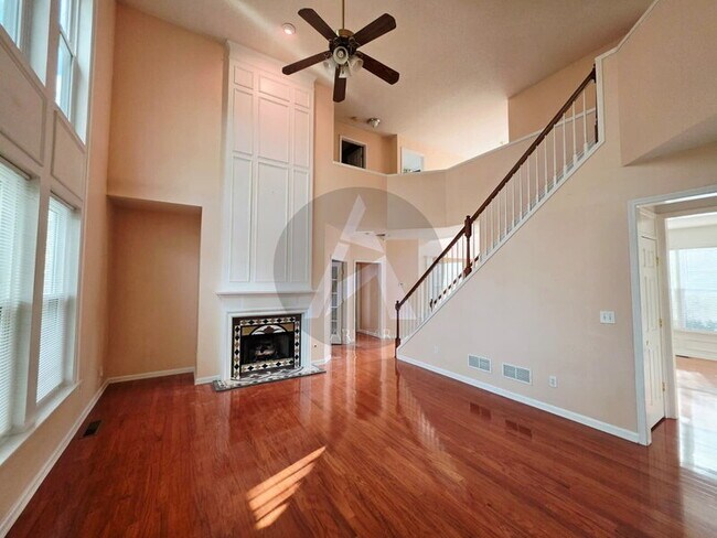 Photo - 321 Bloombridge Way NW